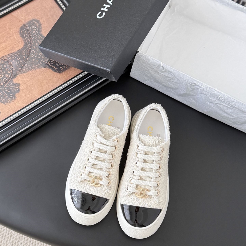 Ch**el sport shoes